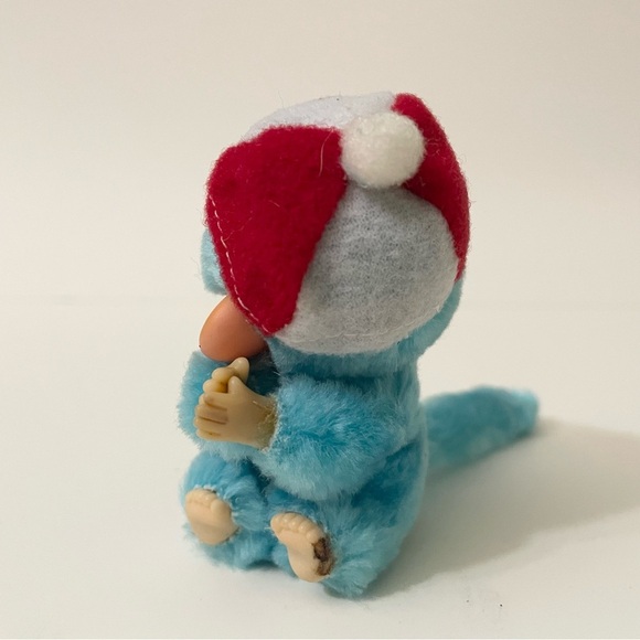 Vintage Monchichi Finger Hugger Monkey Mini Toy Canada Hat - Picture 6 of 16